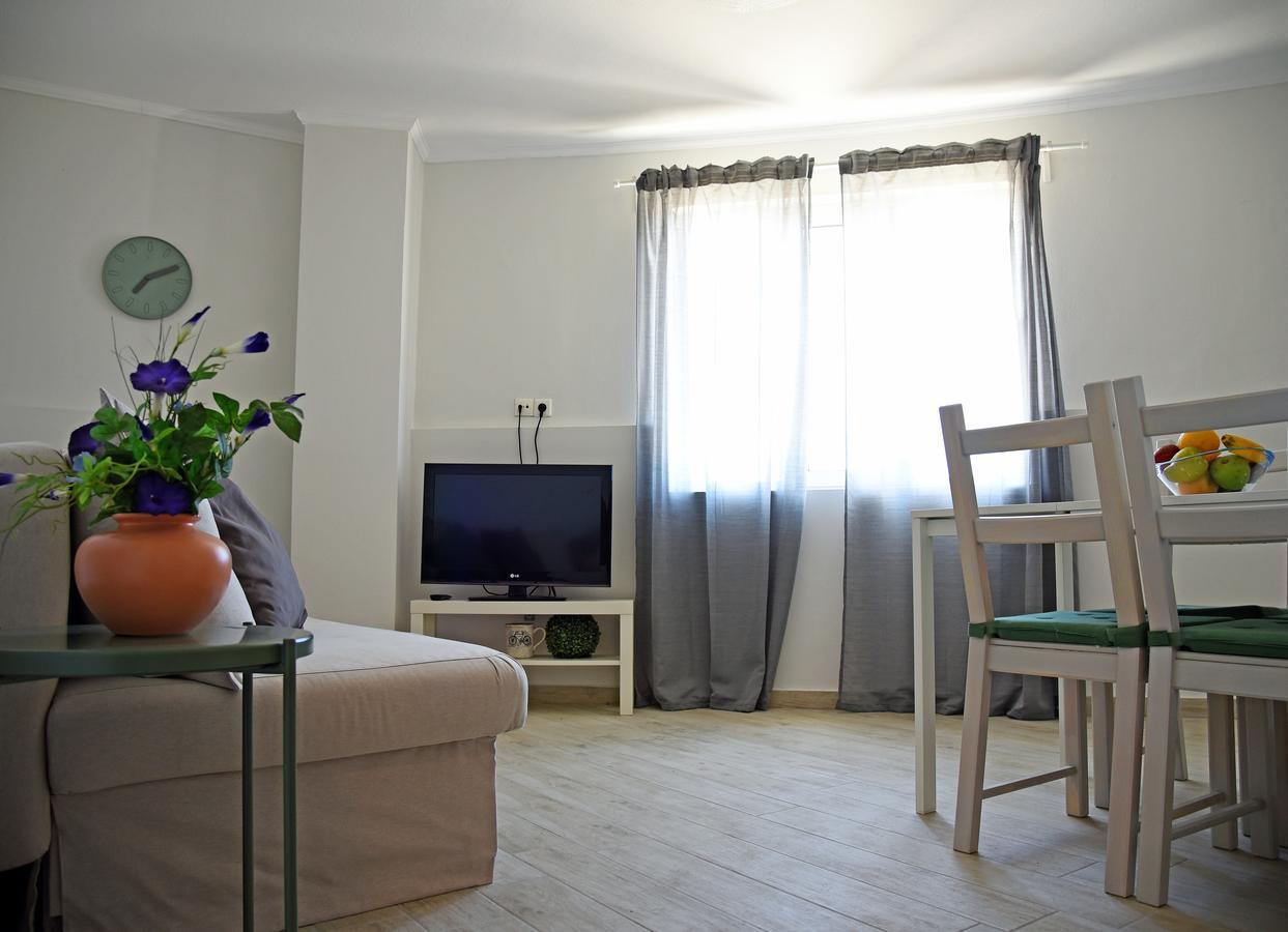 Castello Apartments Resmo Dış mekan fotoğraf